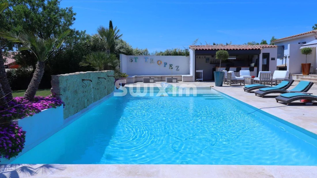 Villa in Cucuron, Provence-Alpes-Côte d'Azur, France 4 - 15719763