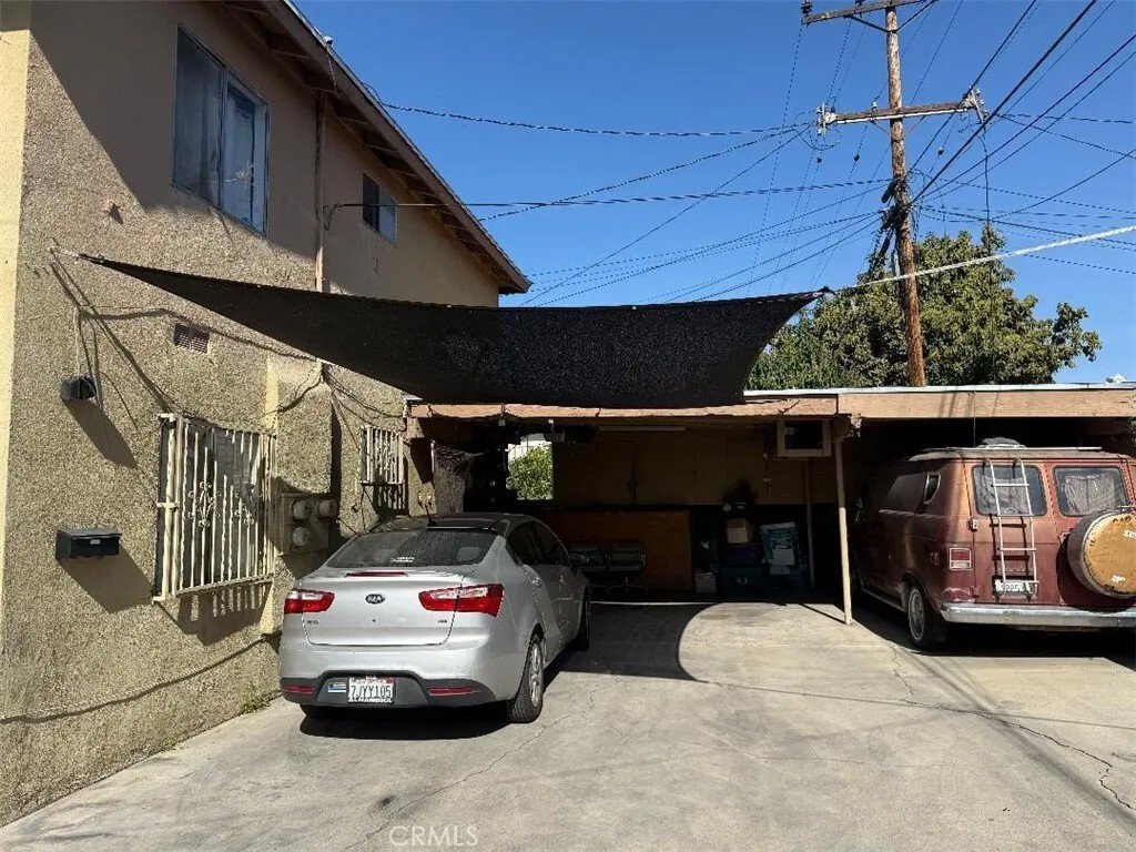 East Los Angeles, California, United States 4 - 17365341