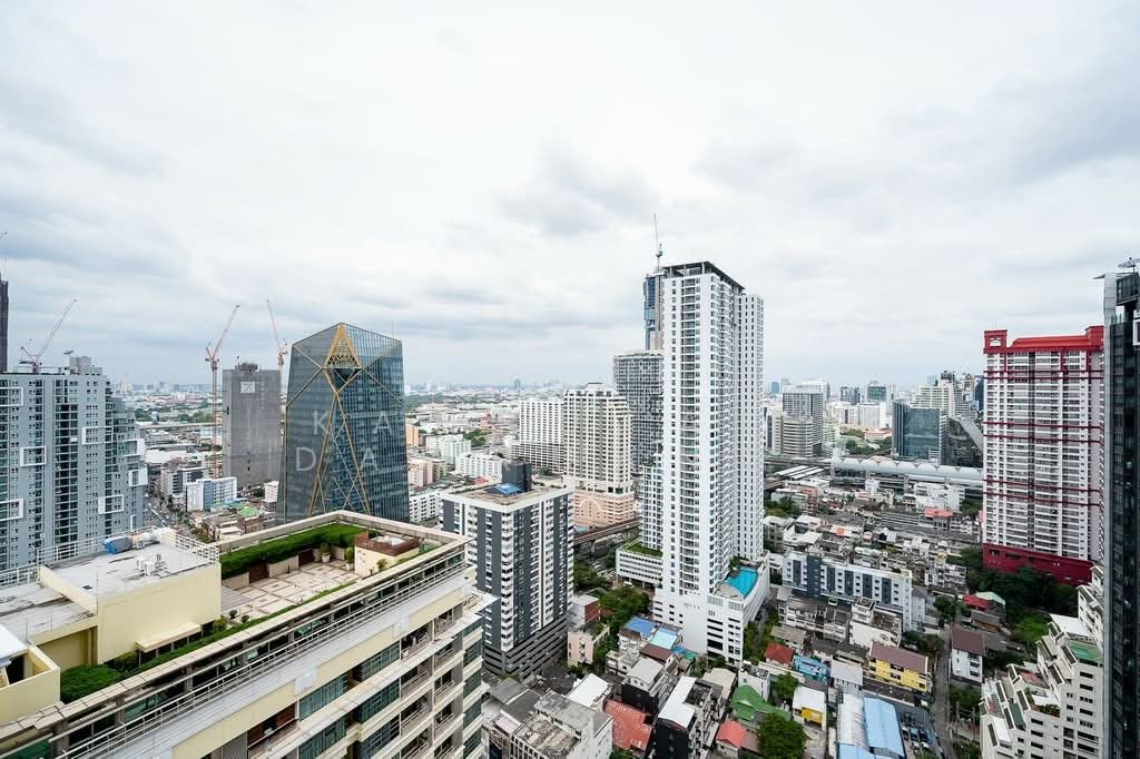 Condo in Thanon Phaya Thai, Bangkok, Thailand 4 - 17369009