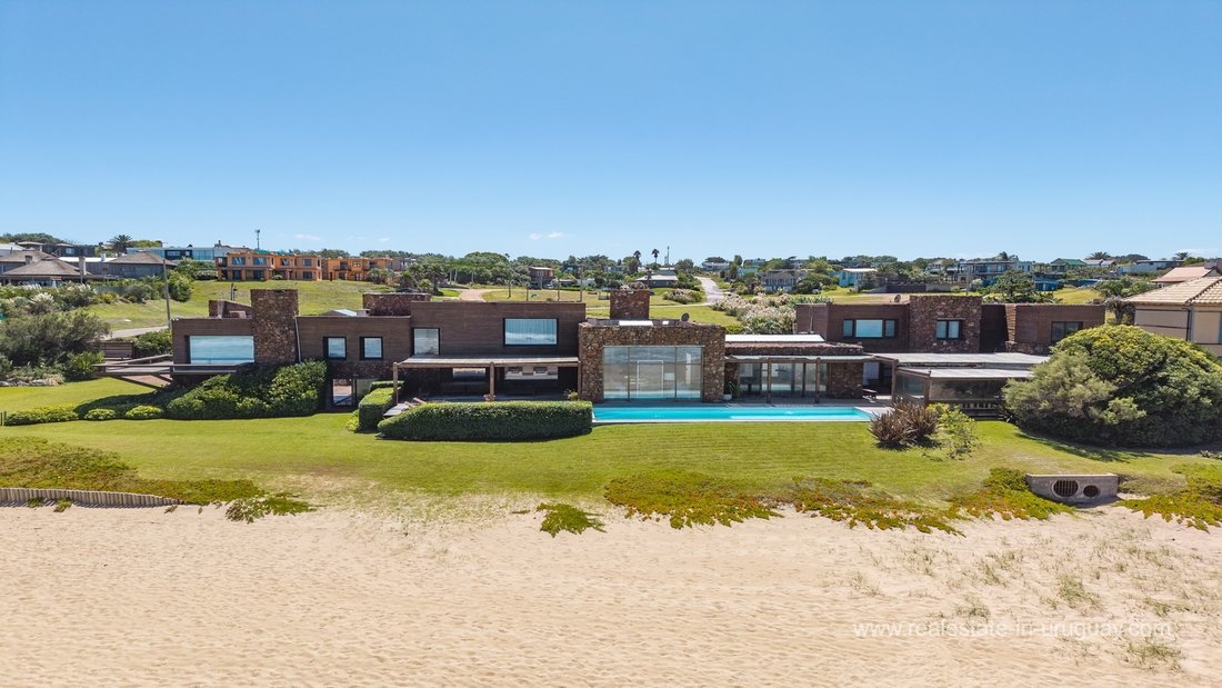 Villa in Manantiales, Maldonado Department, Uruguay 4 - 17357994