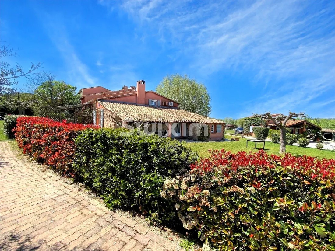 Estate in Centre, Vidauban, France 1 - 16204070