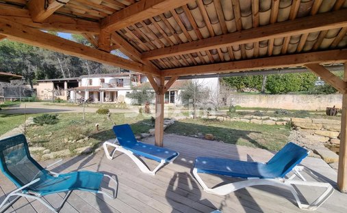 Estate in Flayosc, Provence-Alpes-Côte d'Azur, France 1