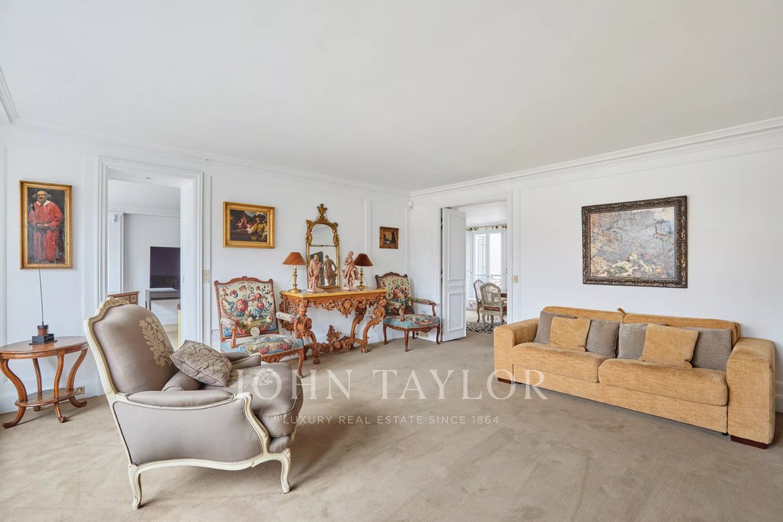 Apartment in Saint Thomas d'Aquin, Paris 7e Arrondissement, Paris 3 - 17361759