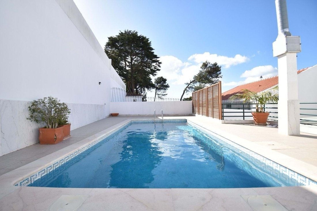 Villa in Carcavelos e Parede, Lisbon, Portugal 1 - 16899633