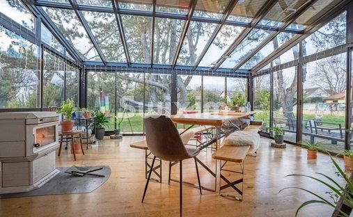 House in Ouest, Saint-Genis-Pouilly, France 1