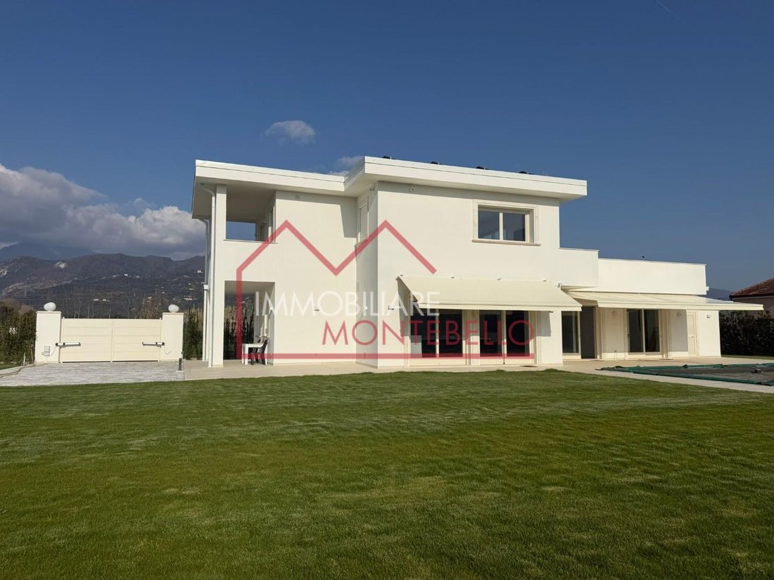 Villa in Caranna-Vaiana, Forte dei Marmi, Tuscany 1 - 15305701