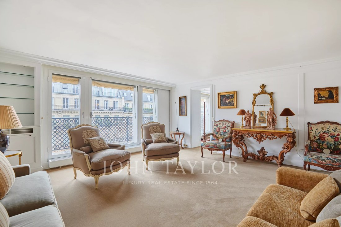 Apartment in Saint Thomas d'Aquin, Paris 7e Arrondissement, Paris 1 - 17361759