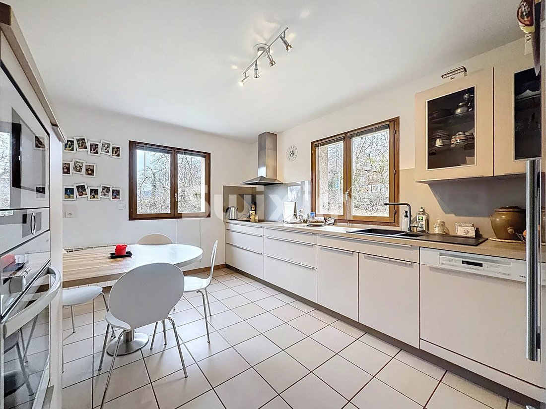 House in Divonne-les-Bains, Auvergne-Rhône-Alpes, France 2 - 16997119