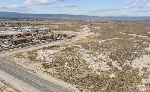 Land in Lancaster, California, United States 1