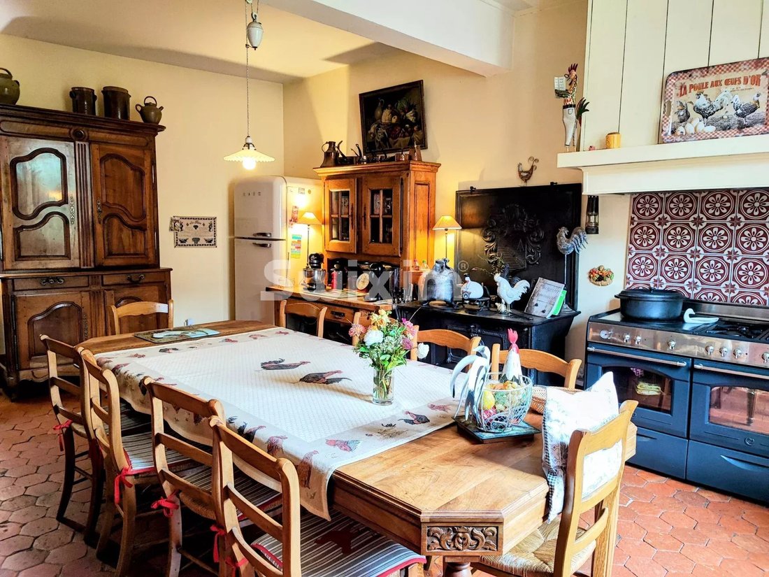 Estate in Centre Ville, Beaune, France 5 - 16721180