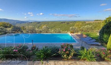 Casa di campagna a Todi, Umbria, Italia 1