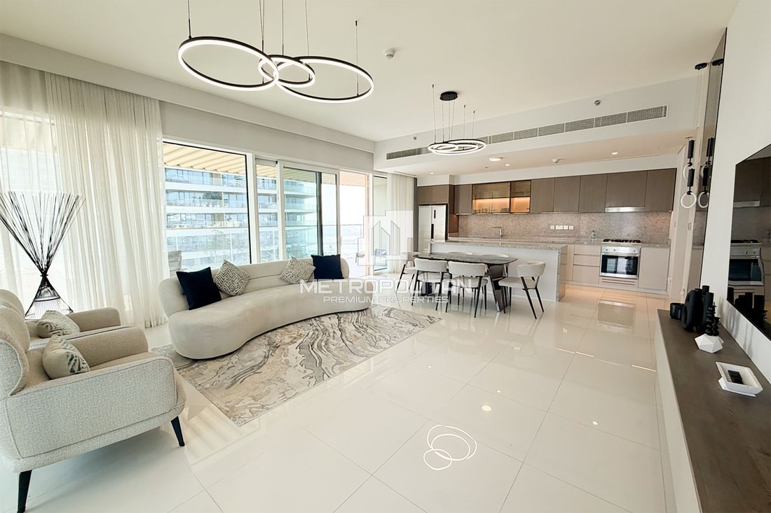 Apartment in Dubai Harbour, Dubai, United Arab Emirates 1 - 17358344