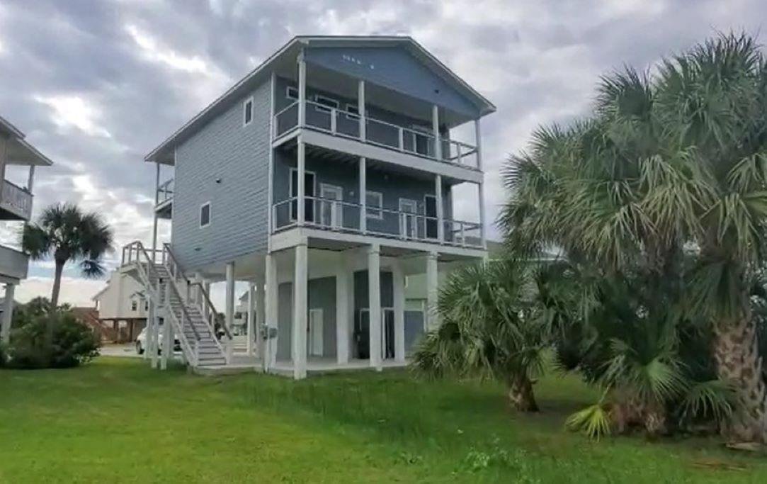 House in Galveston, Texas, United States 2 - 17317625