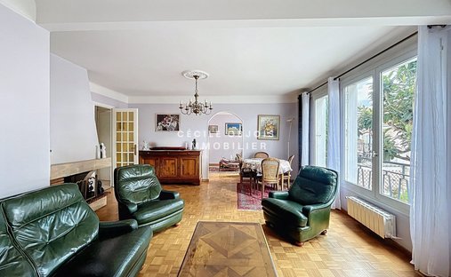 House in Peri, Joinville-le-Pont, France 1