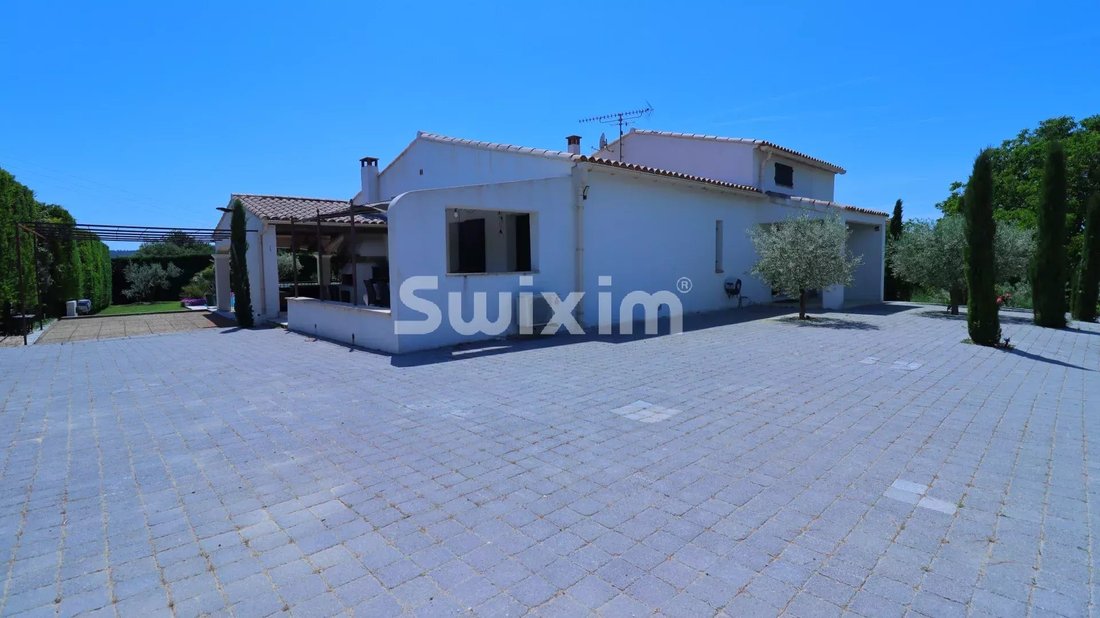 Villa in Cucuron, Provence-Alpes-Côte d'Azur, France 3 - 15719763