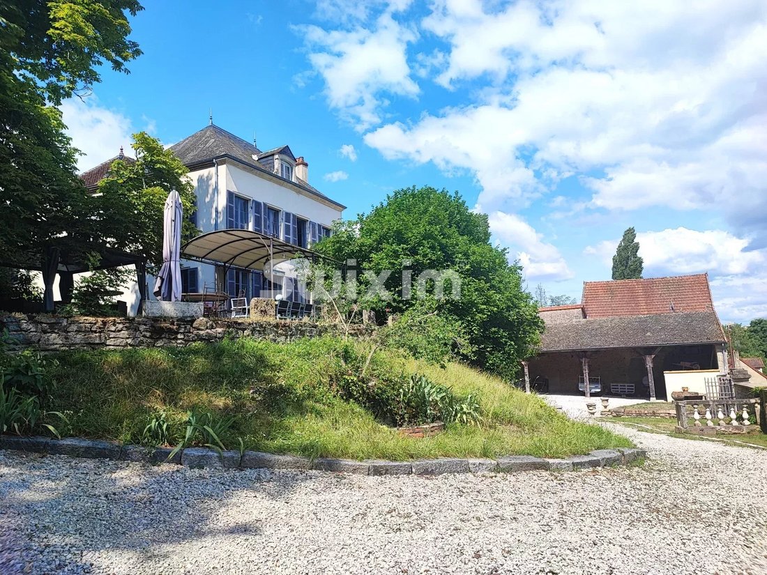 Estate in Centre Ville, Beaune, France 2 - 16721180