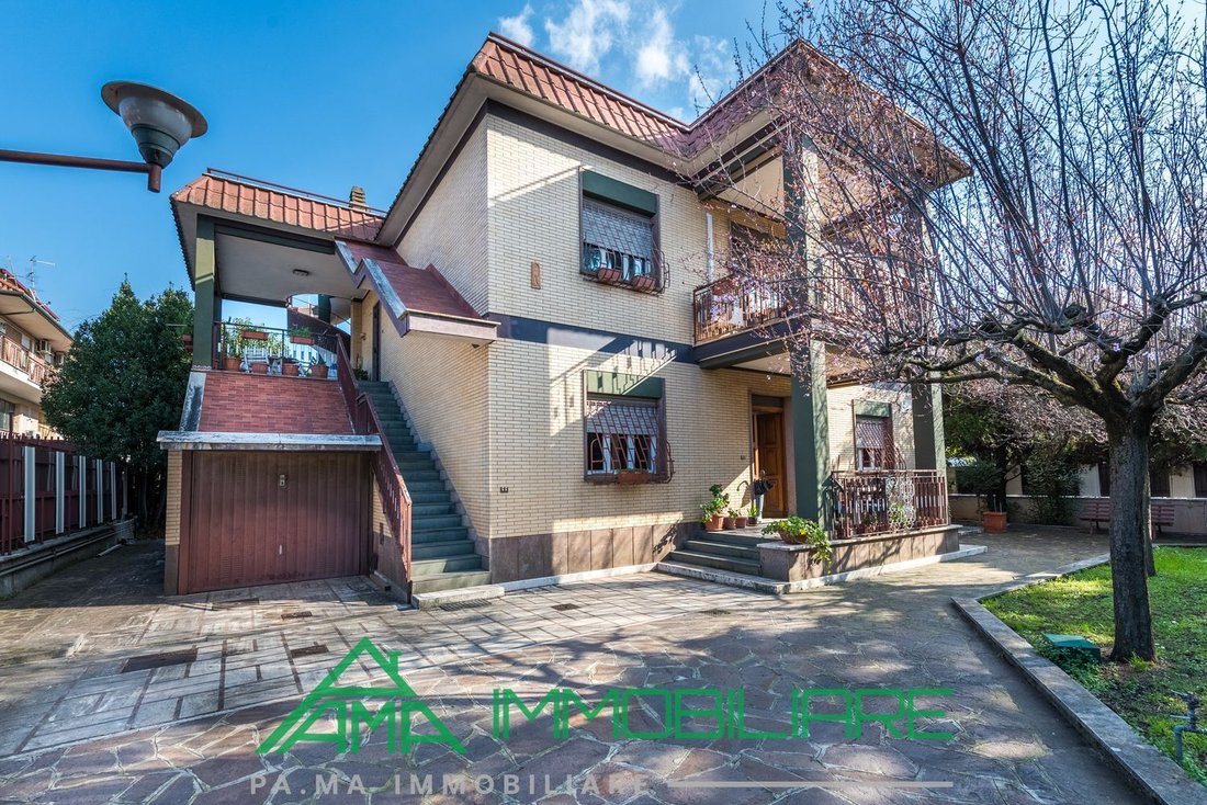Villa in Borghesiana - Finocchio District, Rome, Italy 2 - 17366795