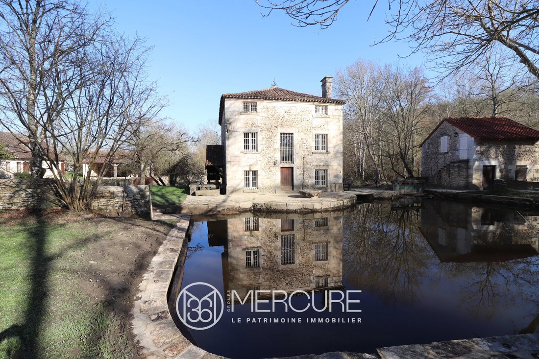 Estate in Saint-Pierre-de-Maille, Nouvelle-Aquitaine, France 5 - 12614280