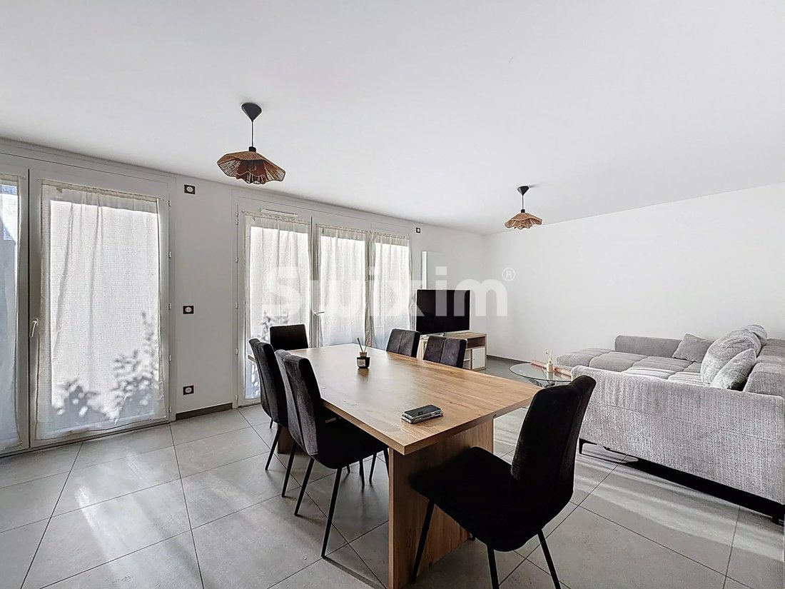 Apartment in Ferney-Voltaire, Auvergne-Rhône-Alpes, France 3 - 16882265