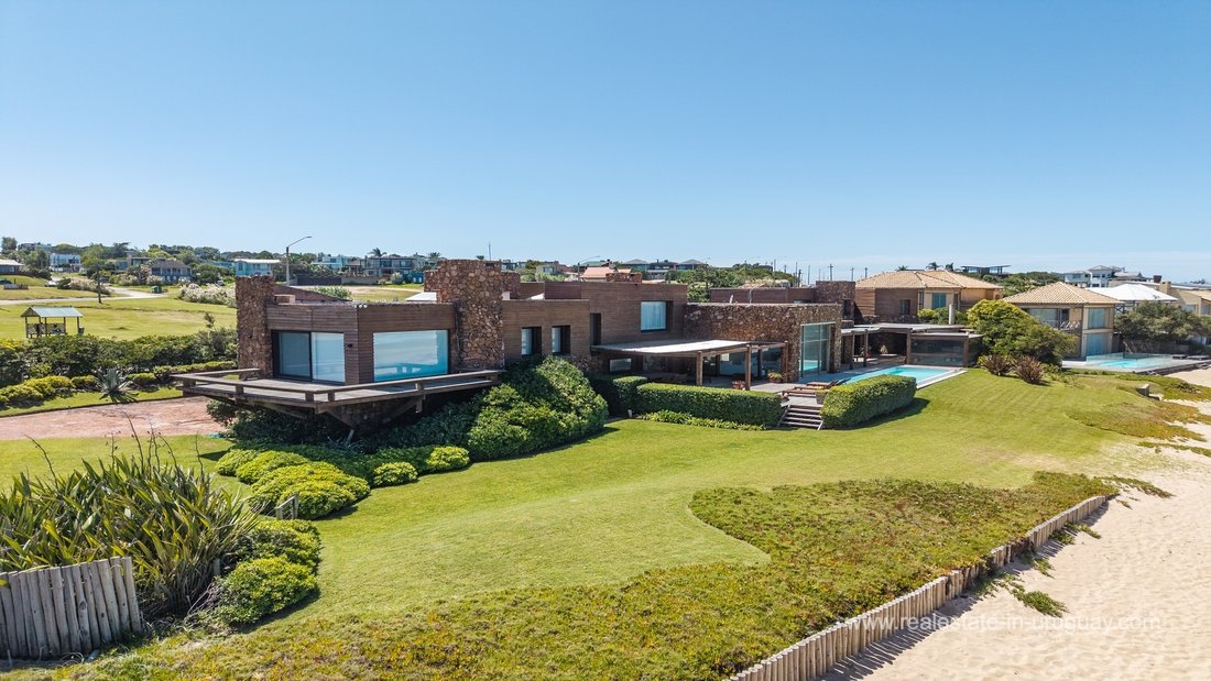Villa in Manantiales, Maldonado Department, Uruguay 5 - 17357994
