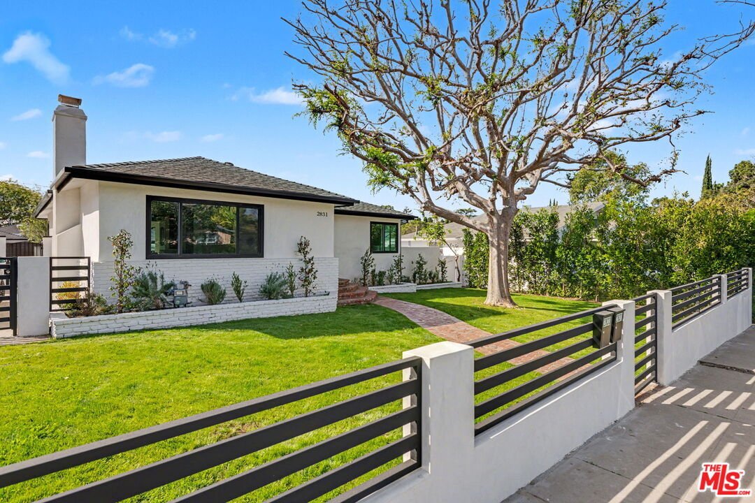Los Angeles, California, United States 1 - 17367344