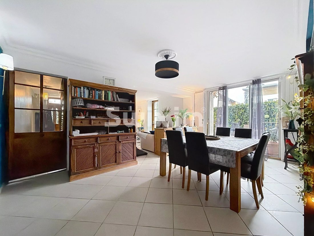 House in Divonne-les-Bains, Auvergne-Rhône-Alpes, France 4 - 17071694