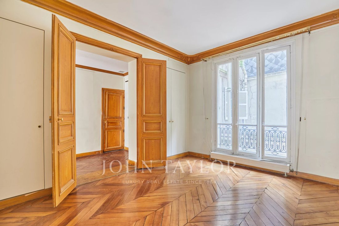 Apartment in Saint Thomas d'Aquin, Paris 7e Arrondissement, Paris 4 - 17361754