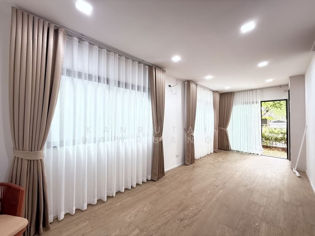 Townhouse in Ban Pong, Ratchaburi, Thailand 1 - 17369224