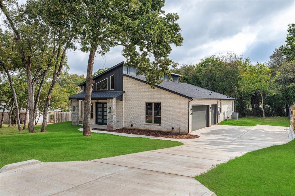 House in Granbury, Texas, United States 2 - 17357563