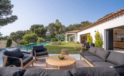 Villa in La Croix-Valmer, Provence-Alpes-Côte d'Azur, France 1