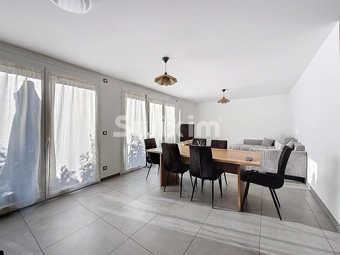 Apartment in Ferney-Voltaire, Auvergne-Rhône-Alpes, France 4 - 16882265