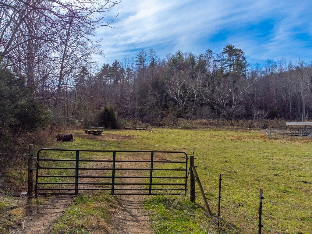 Land in Franklin, North Carolina, United States 2 - 17370701
