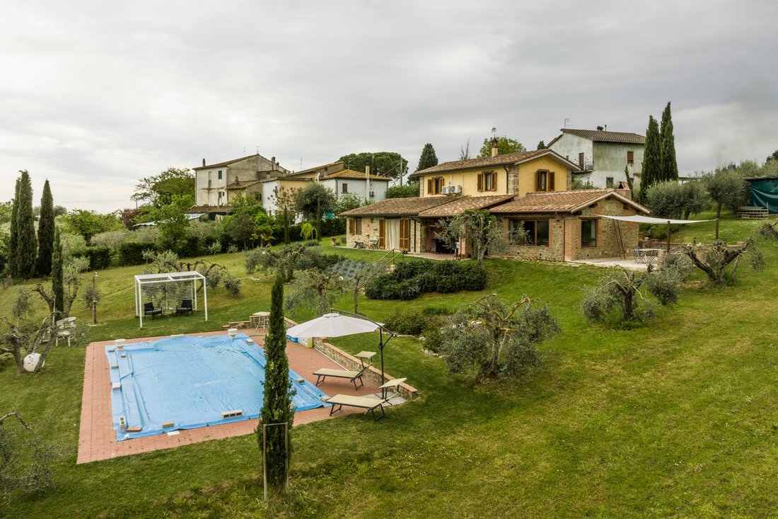 Villa in Center, Cortona, Tuscany 2 - 17366206
