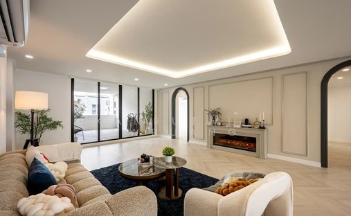 Condo in Khlong Toei, Krung Thep Maha Nakhon, Thailand 1