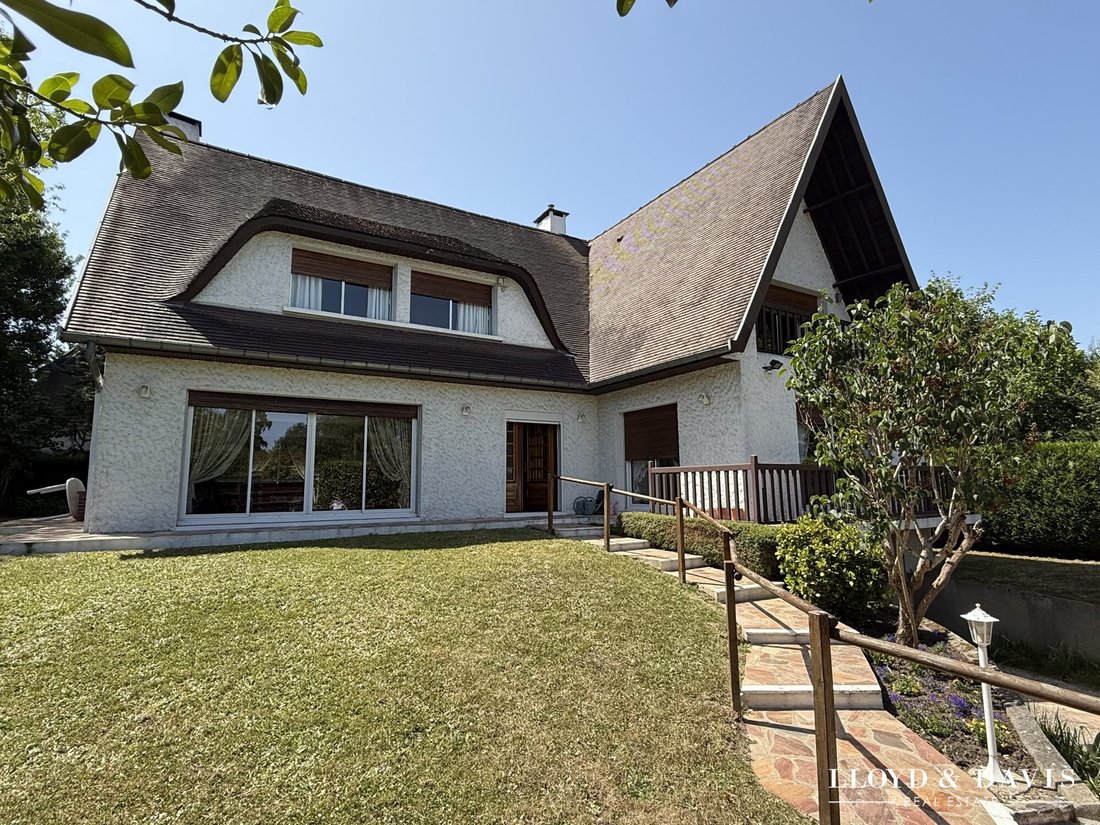 House in Chateau de Vaucresson, Vaucresson, France 2 - 17362573