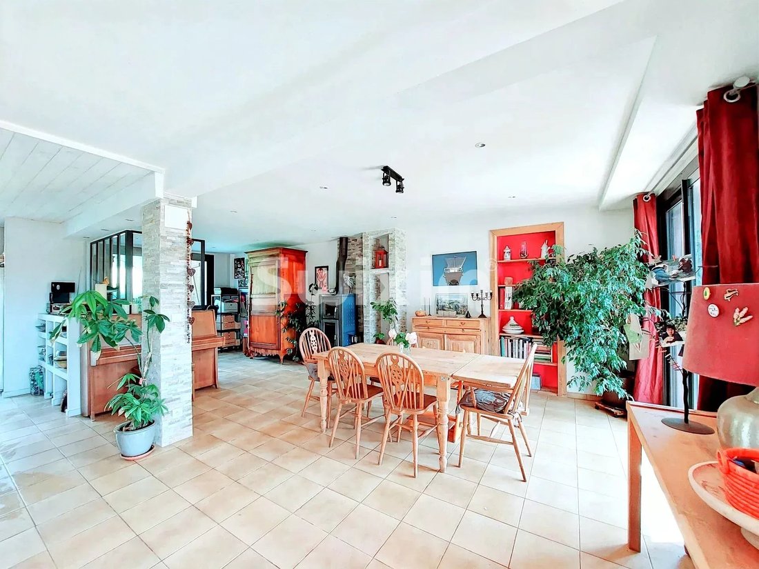 House in Divonne-les-Bains, Auvergne-Rhône-Alpes, France 3 - 16091544