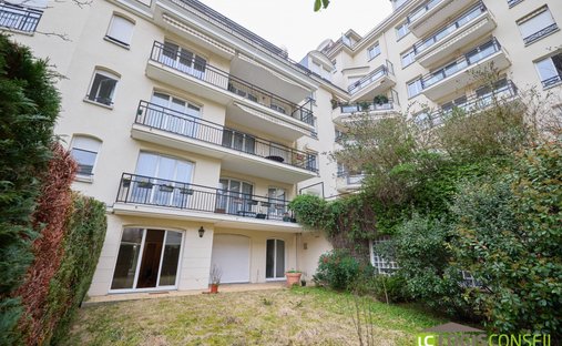 Apartment in La Faiencerie-Le Clos Saint Cyr, Bourg-la-Reine, France 1