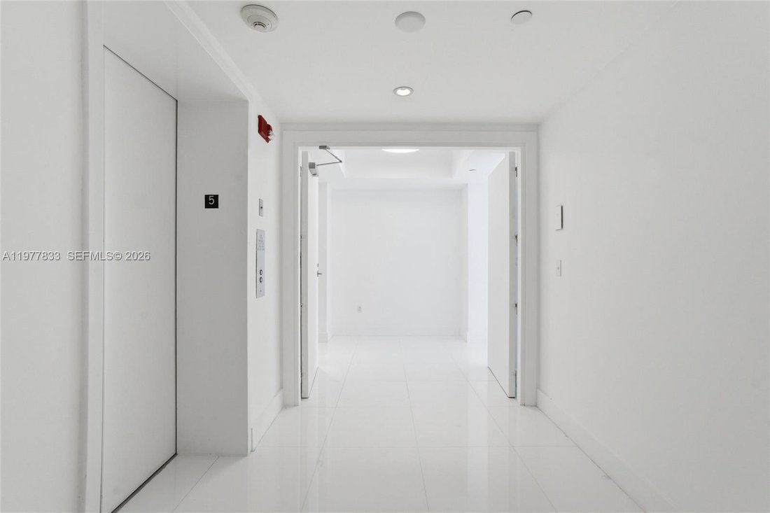 Condo in Miami, Florida, United States 1 - 17356478