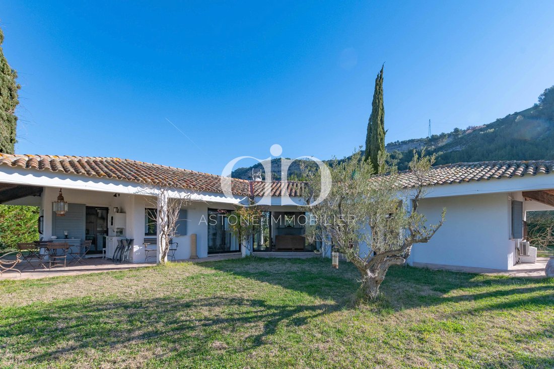 House in Cassis, Provence-Alpes-Côte d'Azur, France 1 - 17360163