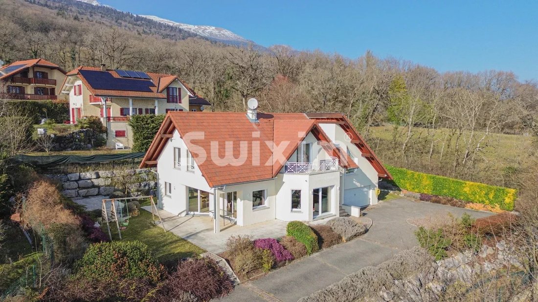 Casa a Crozet, Auvergne-Rodano-Alpi, Francia 1 - 15566952