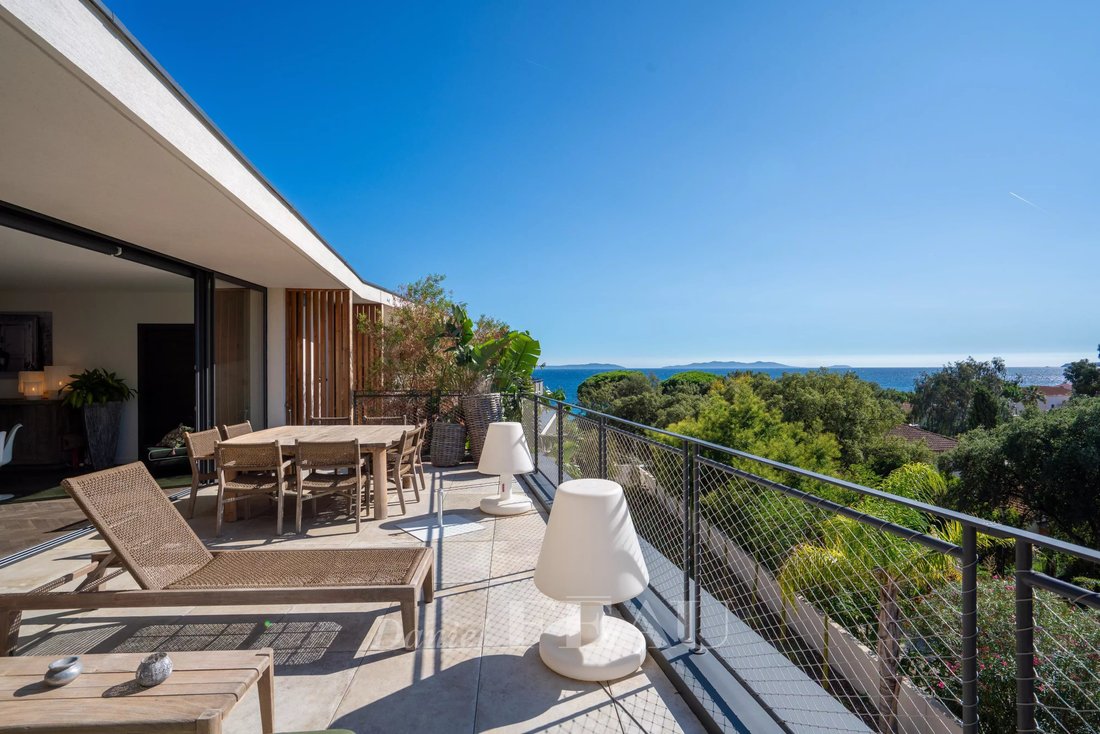 Apartment in Le Lavandou, Provence-Alpes-Côte d'Azur, France 2 - 17357947