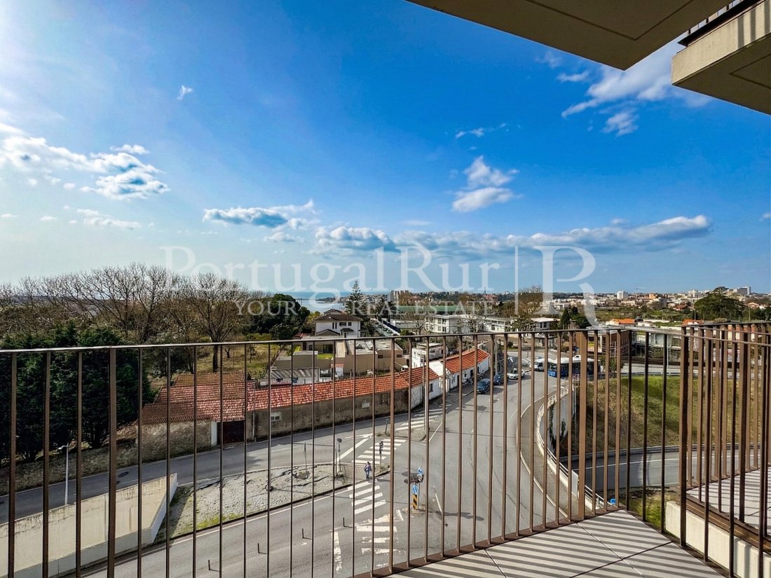 Apartment in Santa Marinha e Sao Pedro da Afurada, Porto District, Portugal 3 - 17368349