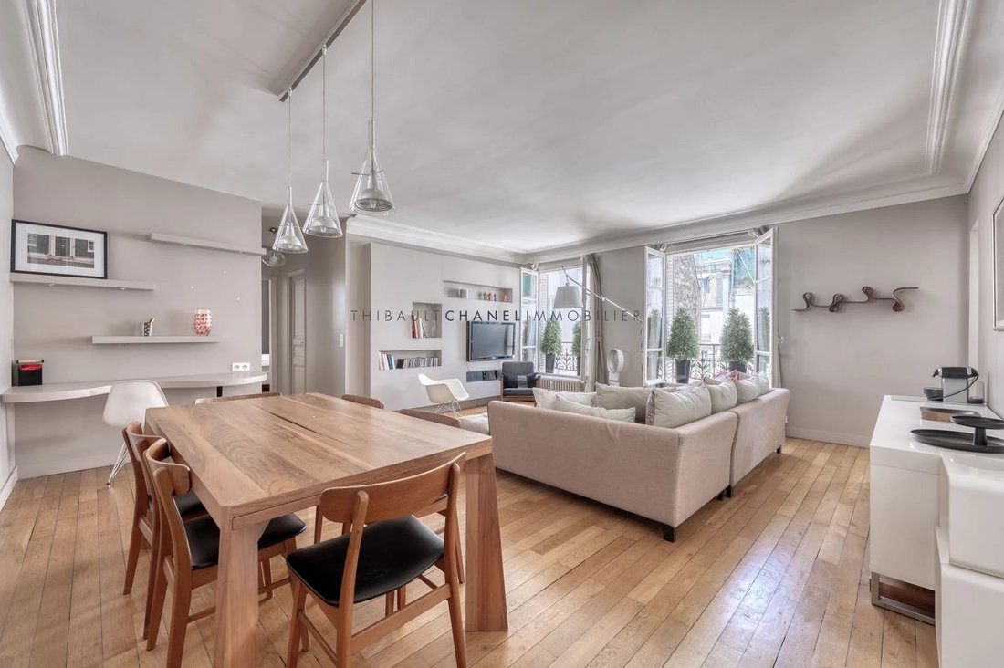 Apartment in Montorgueil-Saint Denis, Paris 2e Arrondissement, Paris 1 - 17357680