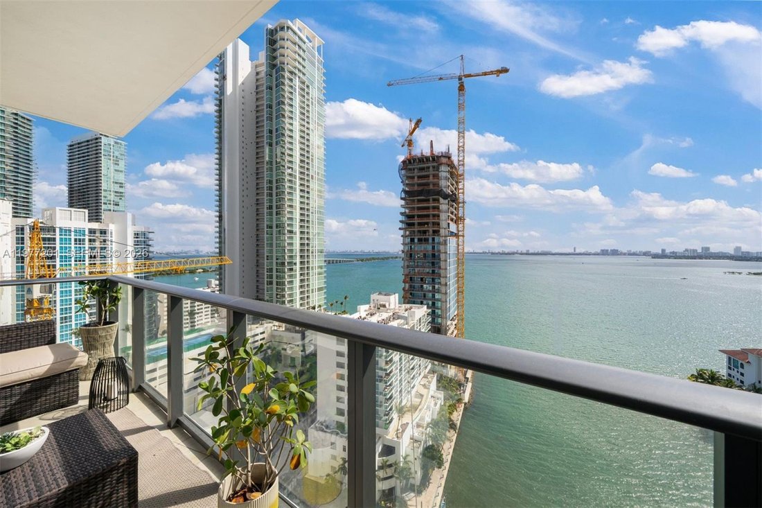 Condo in Miami, Florida, United States 3 - 17360422