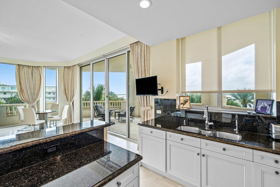 Condo in Palm Beach, Florida, United States 4 - 17314478