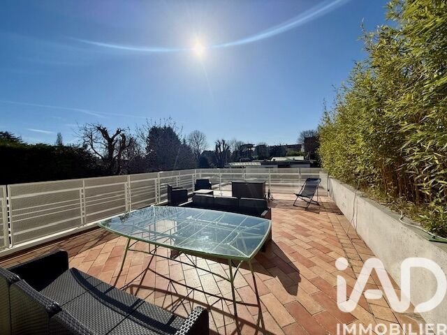 House in Les Bures, Garches, France 1 - 17370311