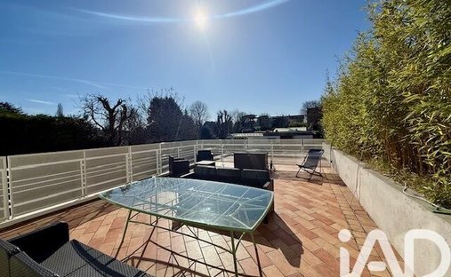 Casa a Les Bures, Garches, Francia 1