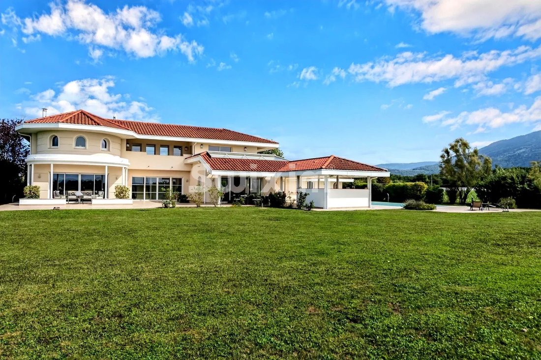 House in Veigy-Foncenex, Auvergne-Rhône-Alpes, France 1 - 17269378