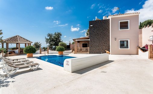 Villa in Estepona, Andalusia, Spain 1