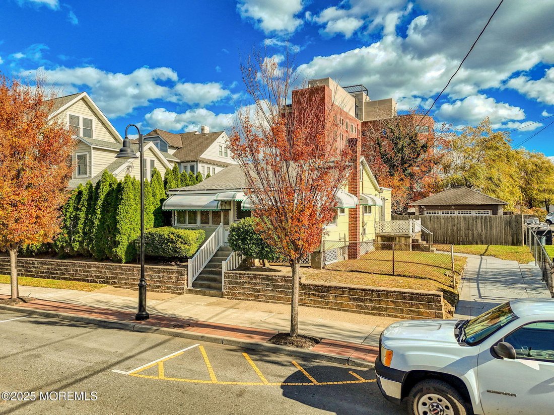 House in Asbury Park, New Jersey, United States 4 - 17366580